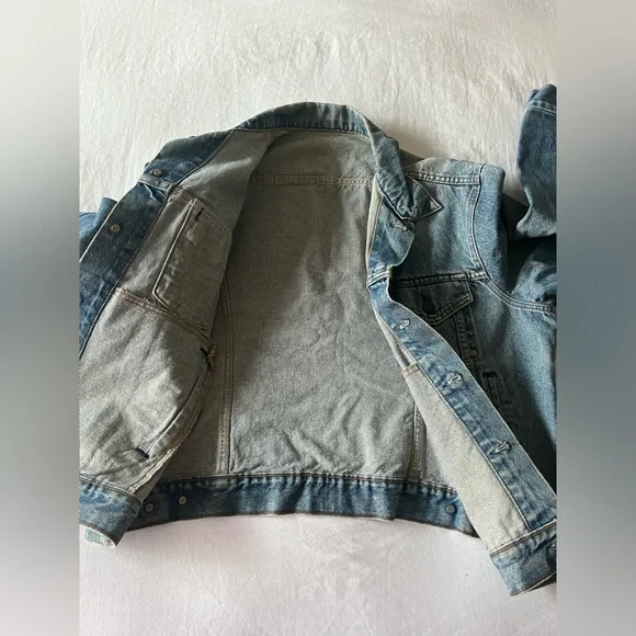 Vintage Levi's ClassicTrucker Jean Jacket in distressed vintage blue Size L - Picture 7 of 12
